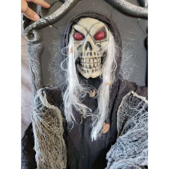 Grim reaper tombstone Halloween prop - Picture 3 of 7